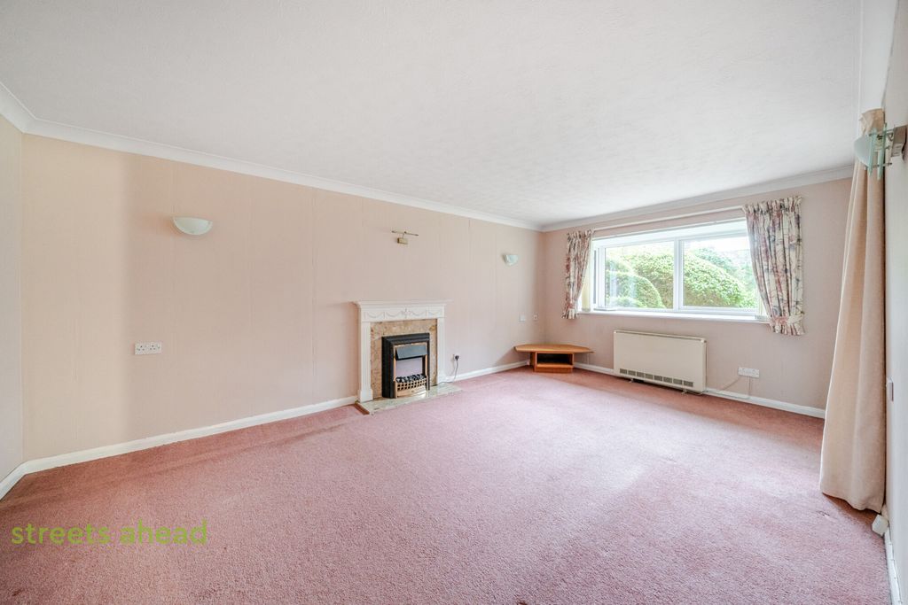 Property photo 2 of 12 55c58863-Bfab-42B...