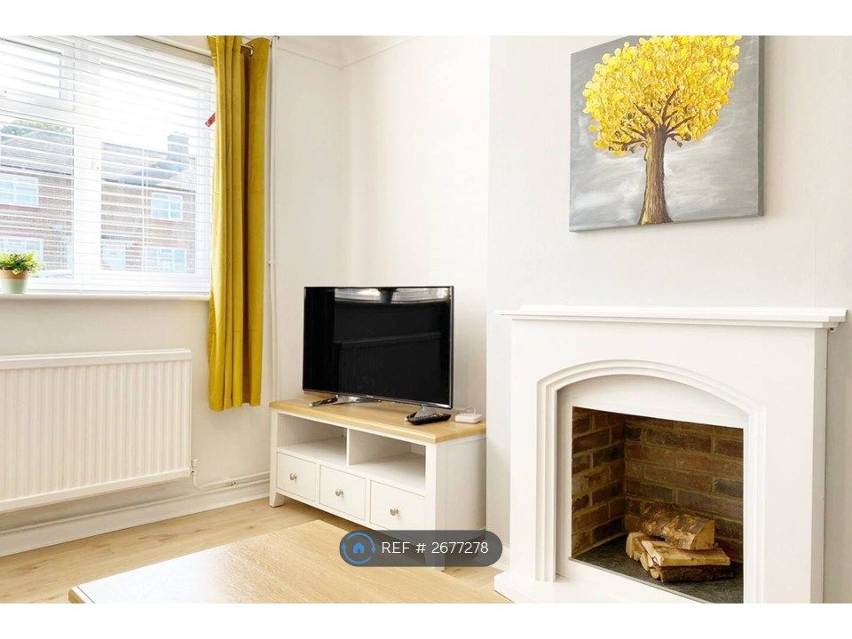 Property photo 2 of 19 Living Room