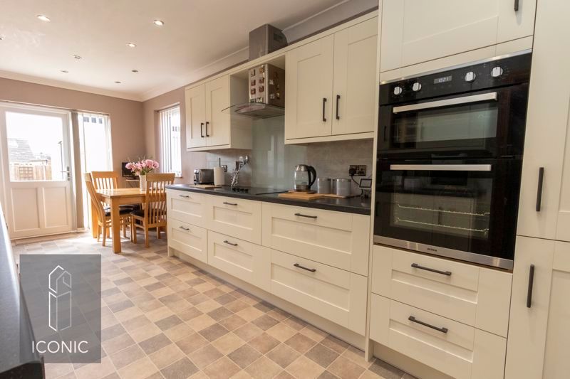 Property photo 3 of 16 Photo 4