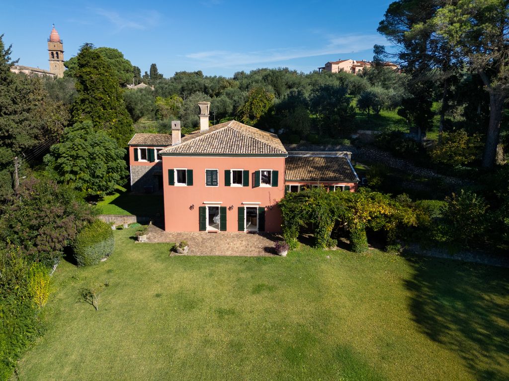 Property photo 2 of 24