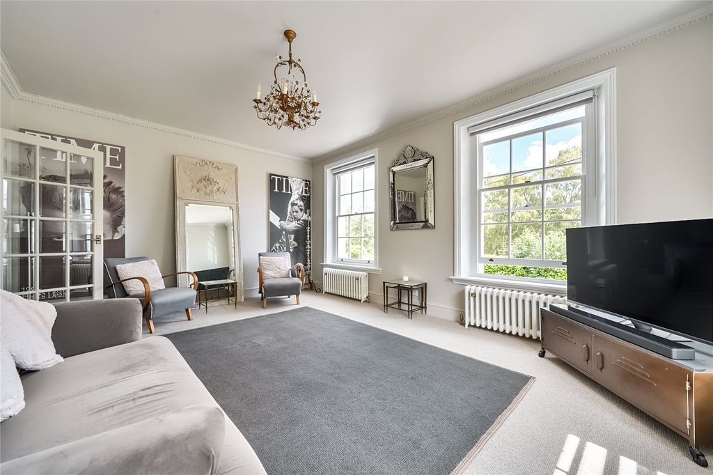 Additional image 18 of 4 bed flat for saleHigh Street, Headley, Hampshire GU35