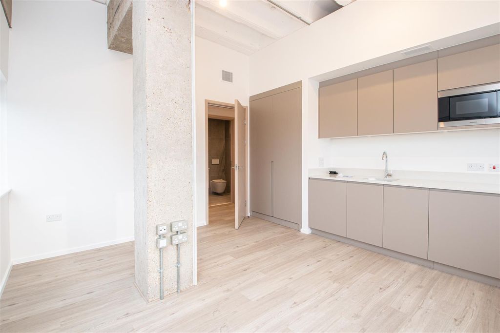Property photo 3 of 20 401_2.Jpg