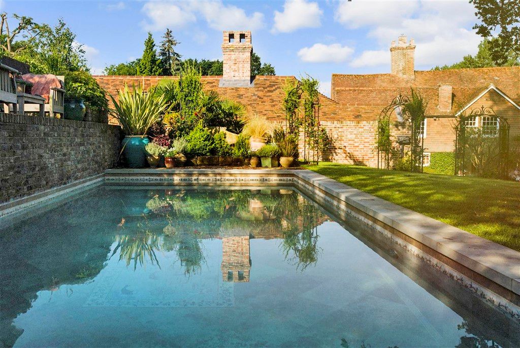 Property photo 2 of 30 Swimming Pool