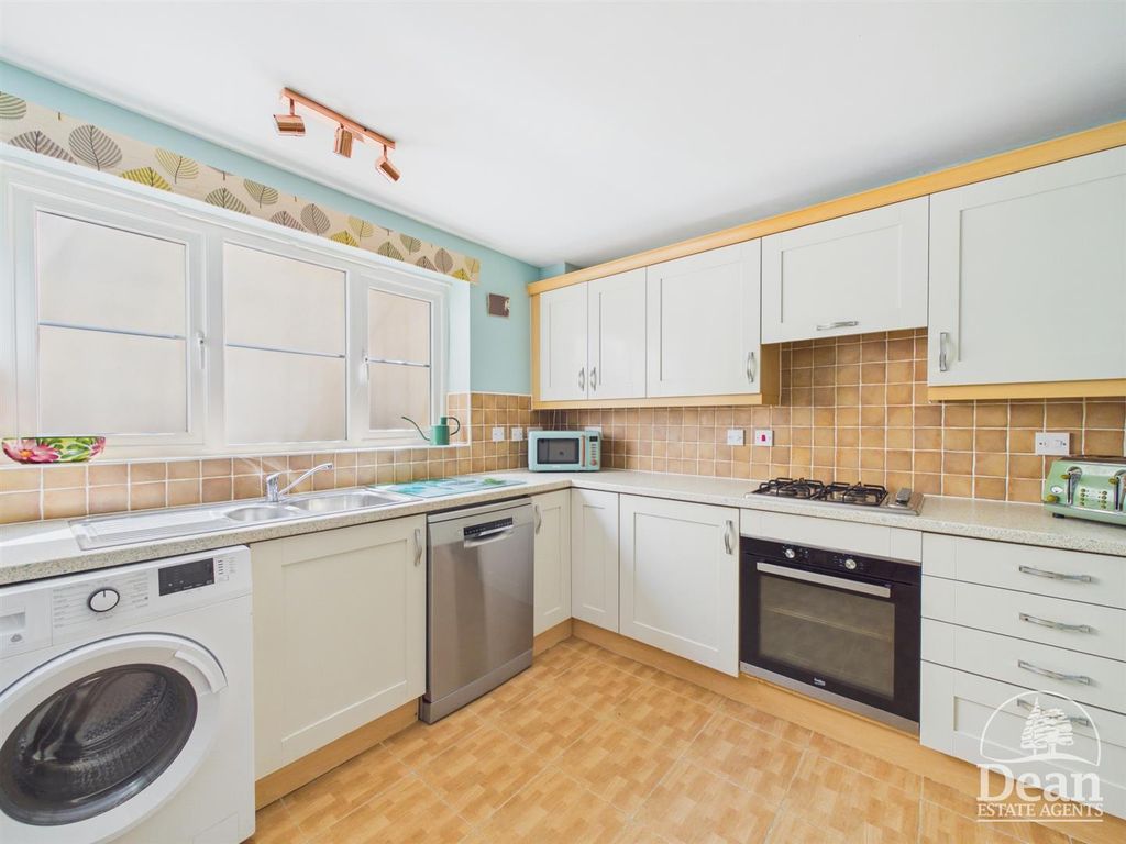 Property photo 3 of 18
