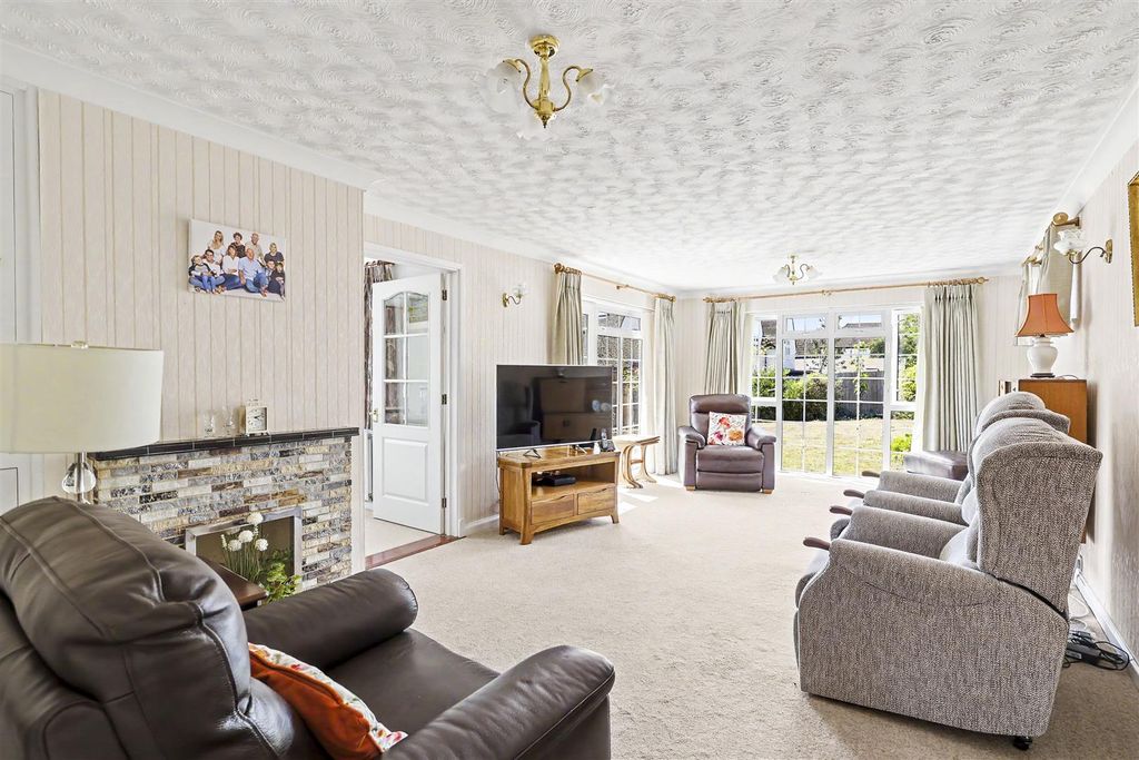 Property photo 2 of 23 Highfield_17.Jpg