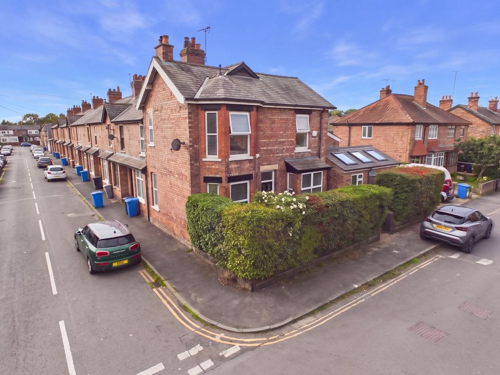 Property photo 1 of 12 Cam06305G6-Pr0009-Still004-001