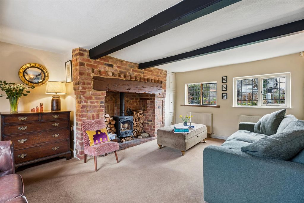 Property photo 2 of 21 Sitting Room