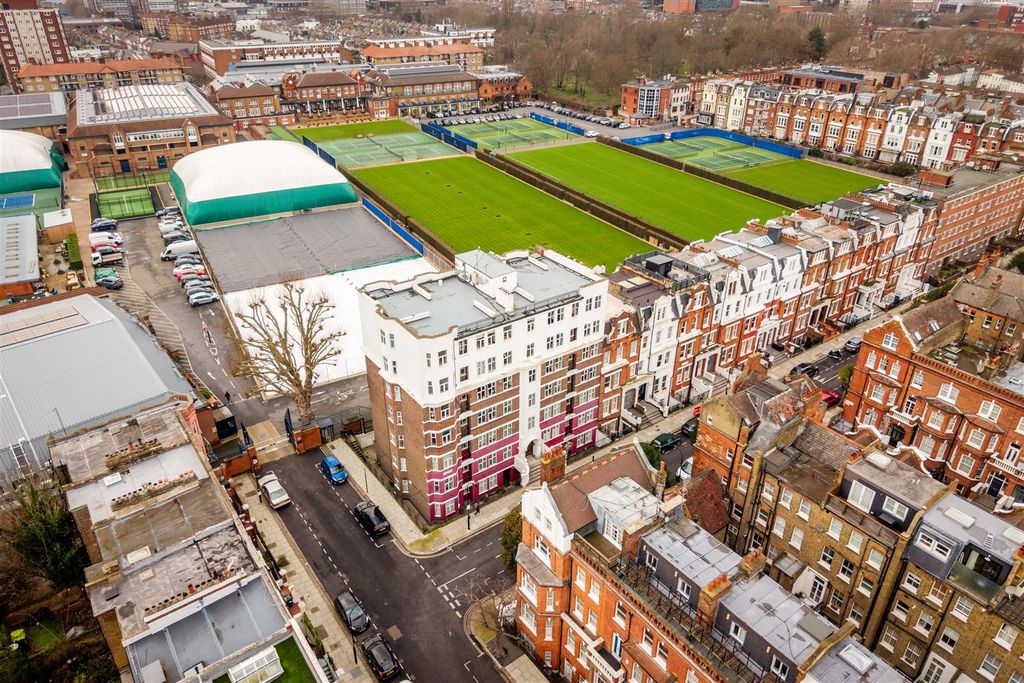 Property photo 1 of 8 Barons Court Mansions-1.Jpg