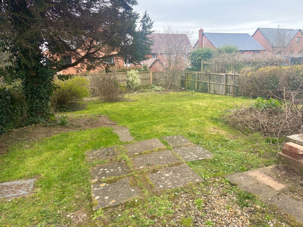 Property photo 2 of 9 Garden