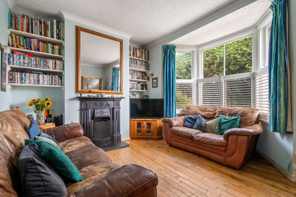 Property photo 3 of 32