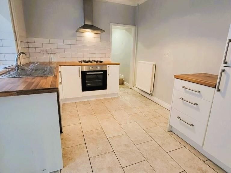Property photo 1 of 13 Kitchen .Jpg