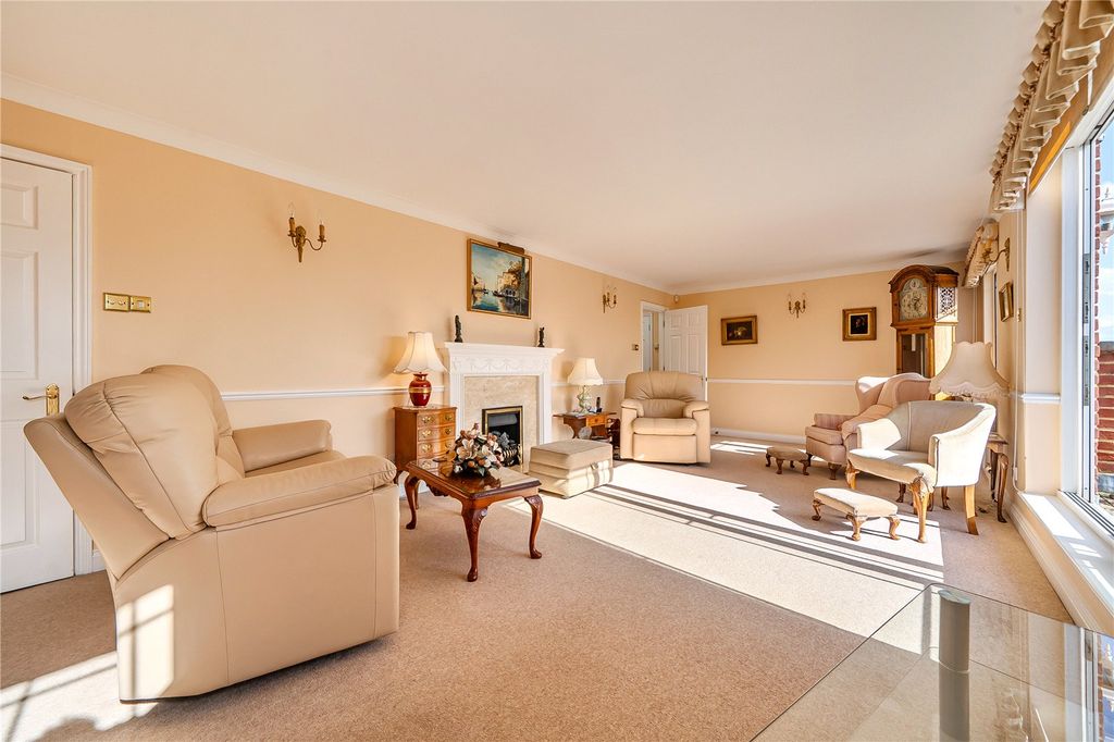 Additional image 7 of 3 bed flat for saleCulloden Road, Enfield EN2