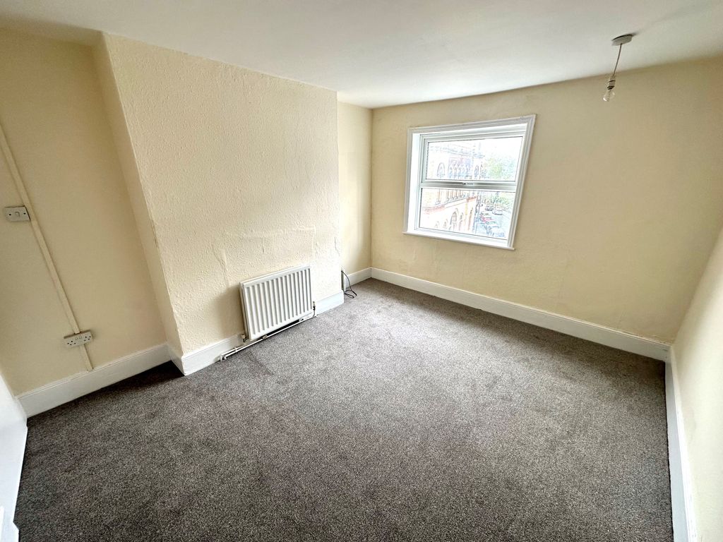 Property photo 2 of 4 Bedroom 1