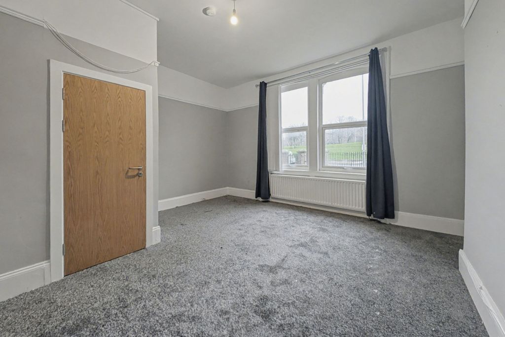 Property photo 3 of 16 1/1A Tynevale Terrace, Bensham, Gateshead, Tyne & Wear, Ne8 2Xy