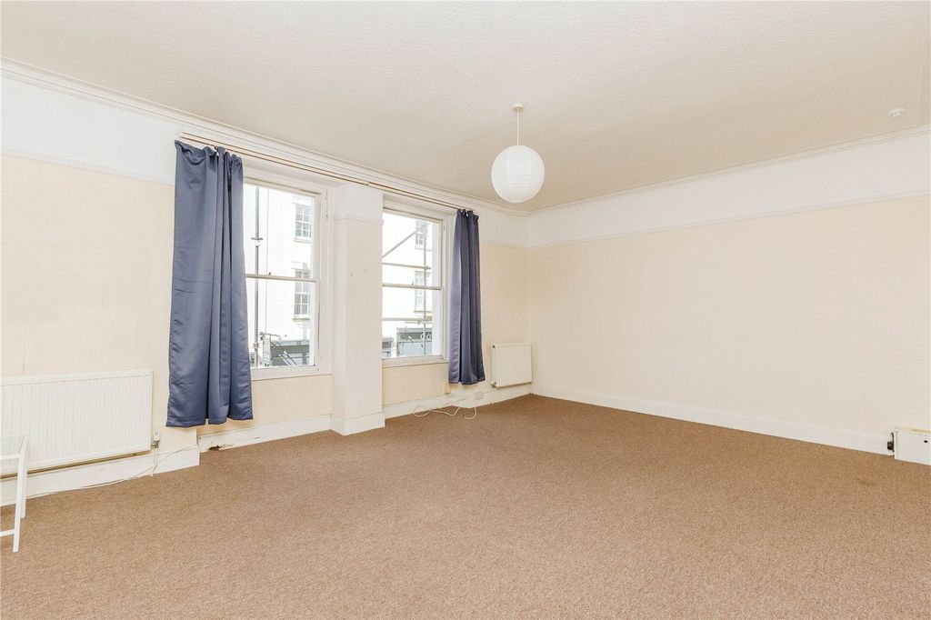 Property photo 1 of 6 Picture No. 09