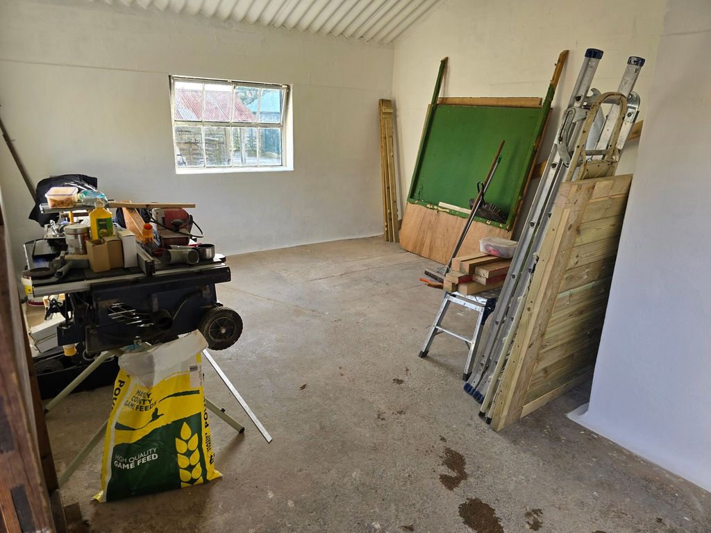 Property photo 3 of 4