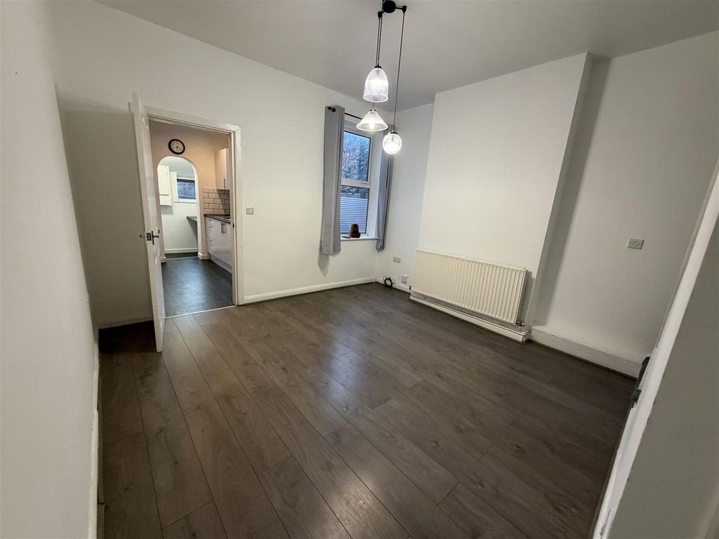 Property photo 3 of 16 Img_1025.Jpg