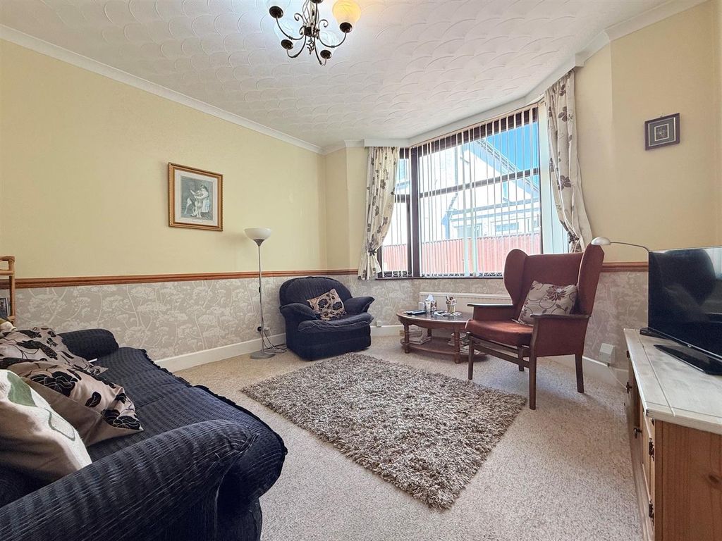 Property photo 2 of 22 Dining/Sitting Room/Bedroom 4