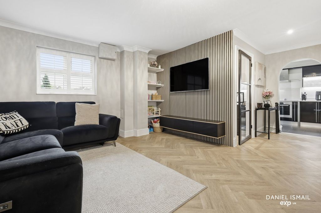 Property photo 1 of 37