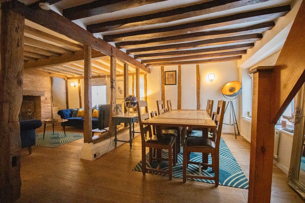 Property photo 2 of 22 3624744