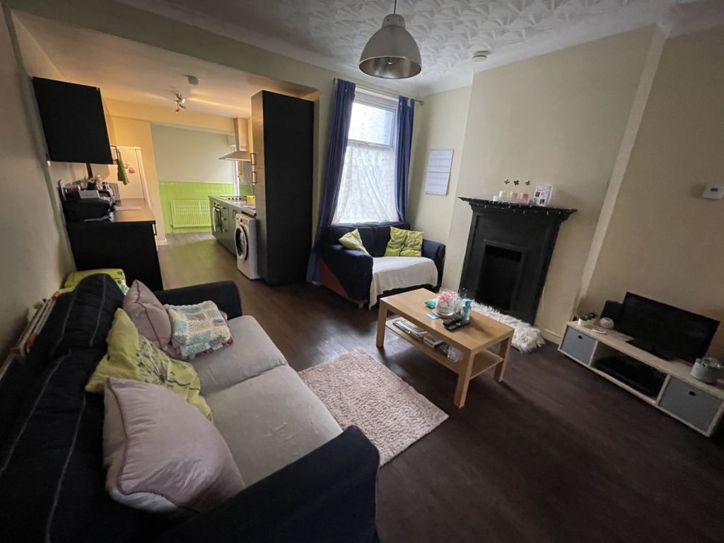 Property photo 2 of 12 69 Cyfartha Nov 2020 (11)