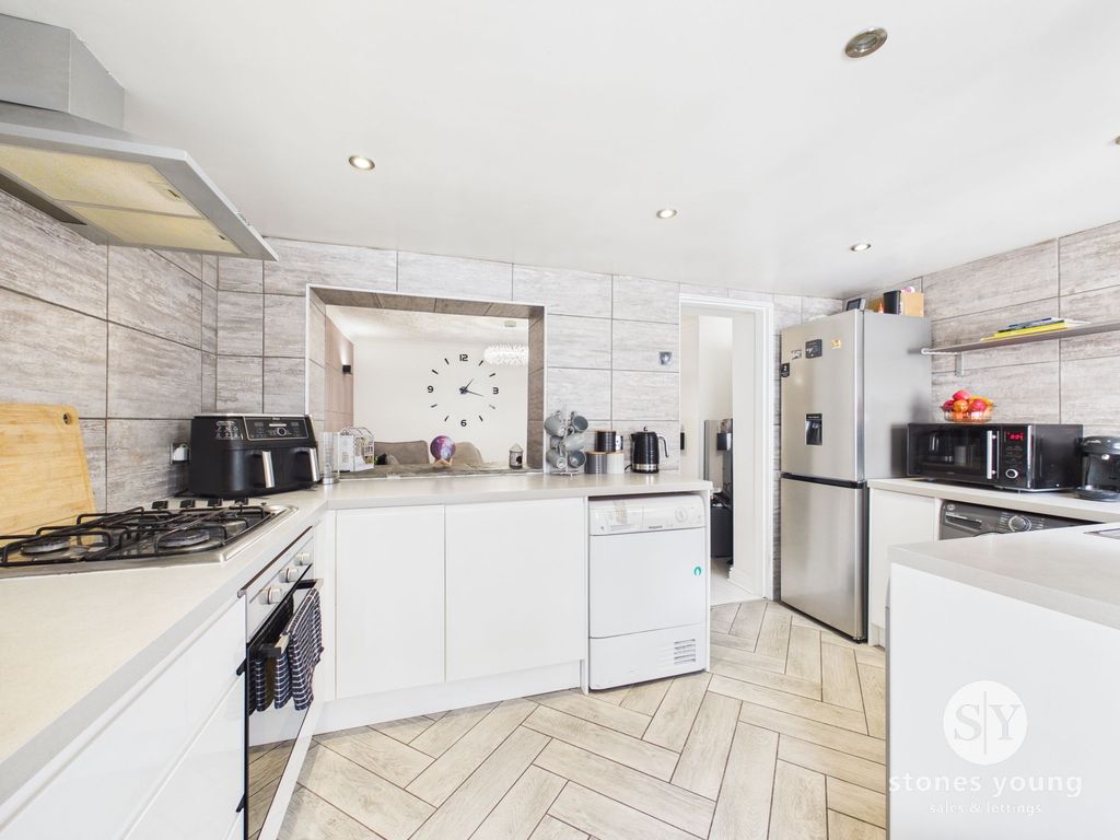 Property photo 2 of 22