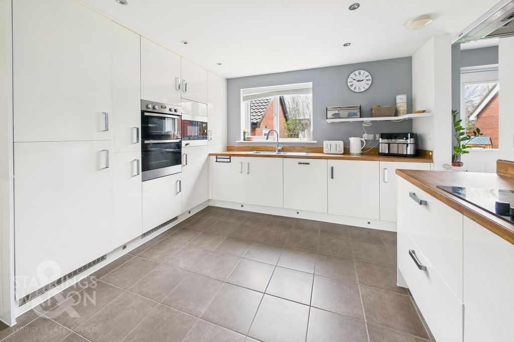 Property photo 3 of 22