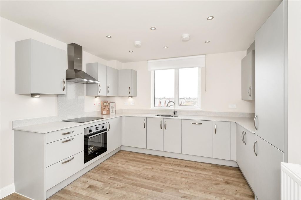 Property photo 3 of 11 323 Osprey Drive, Trumpington (1).Jpg