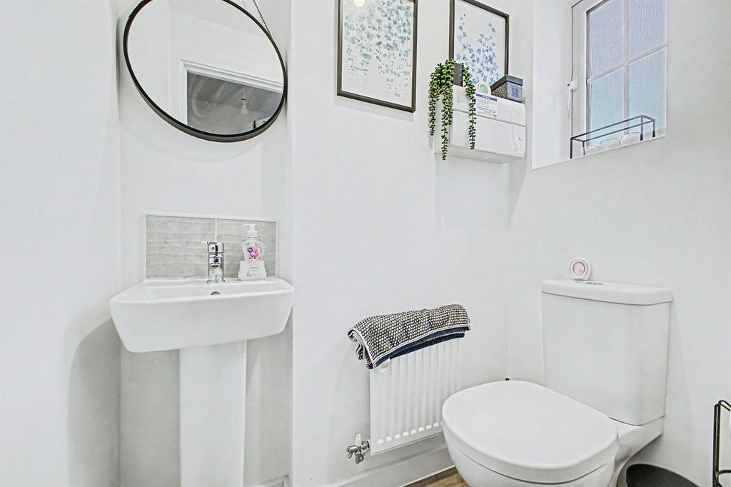 Property photo 2 of 11