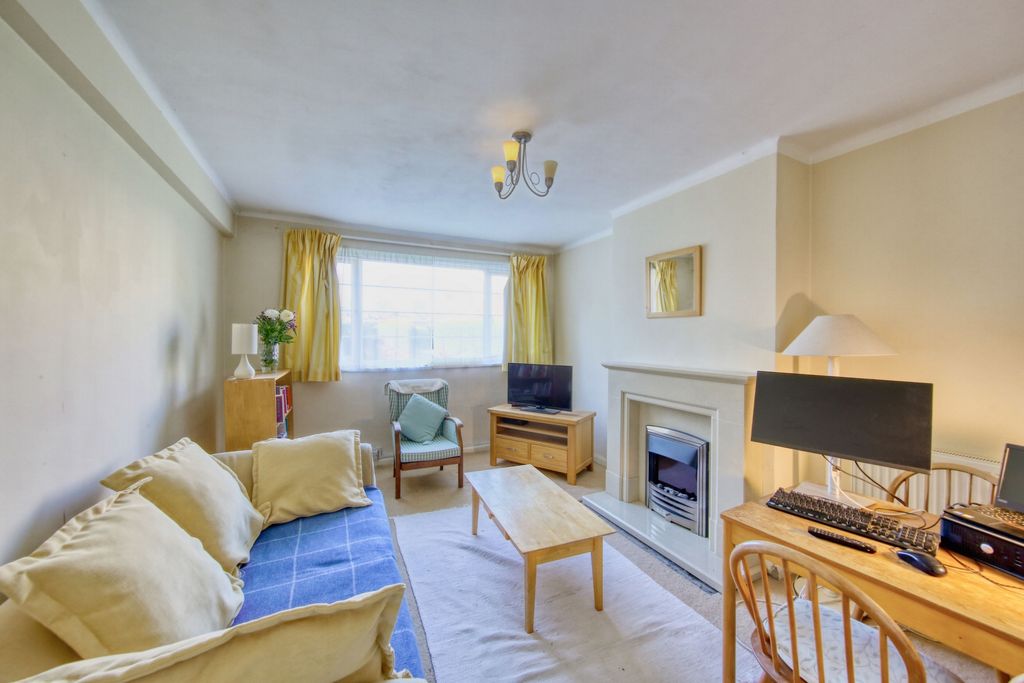 Property photo 2 of 12 Photo 1