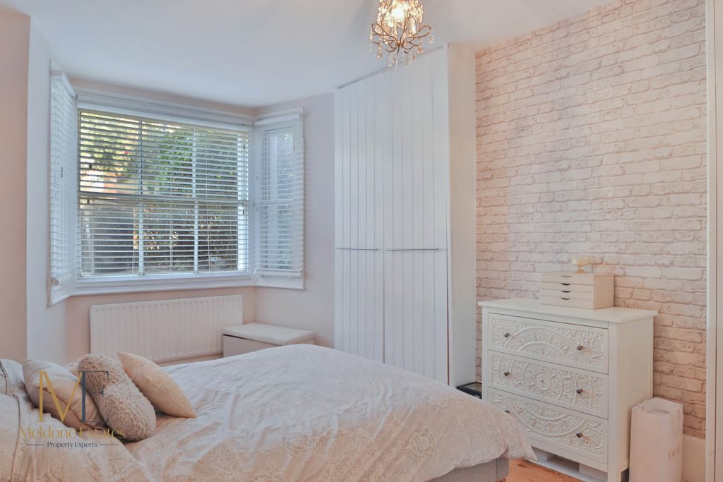 Property photo 1 of 18 Master Bedroom