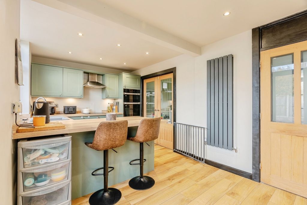 Property photo 2 of 17 Photo