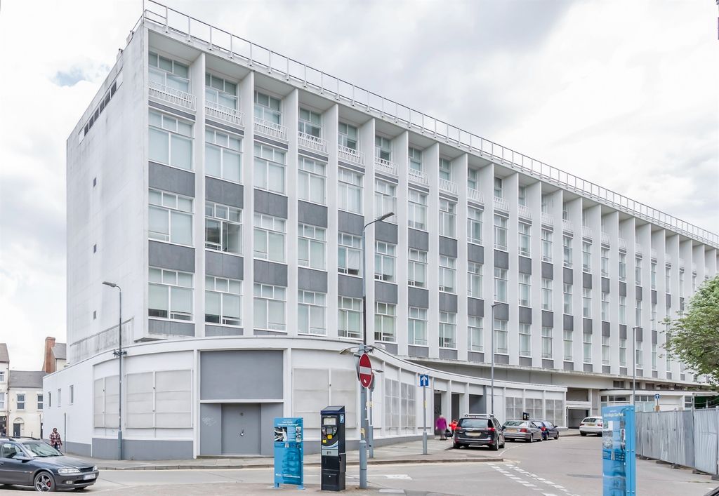 Property photo 2 of 19