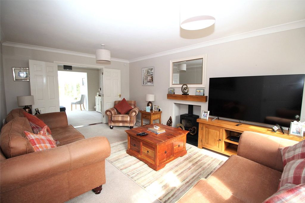 Property photo 2 of 16 Living Room