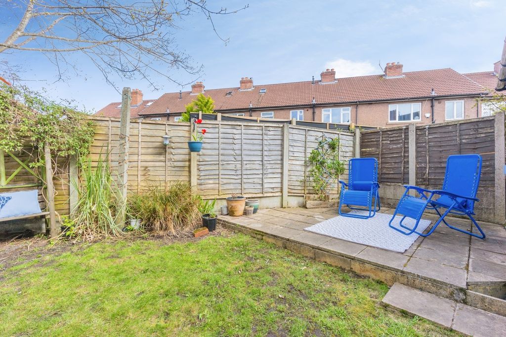 Property photo 2 of 23 Garden