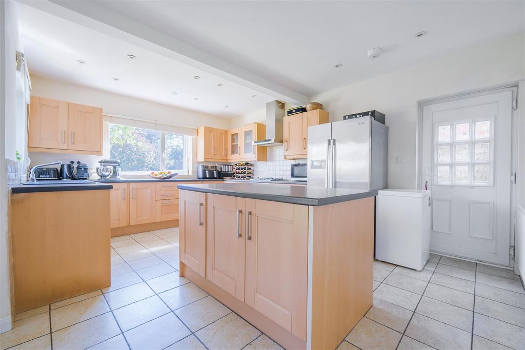 Property photo 3 of 15 Kitchen