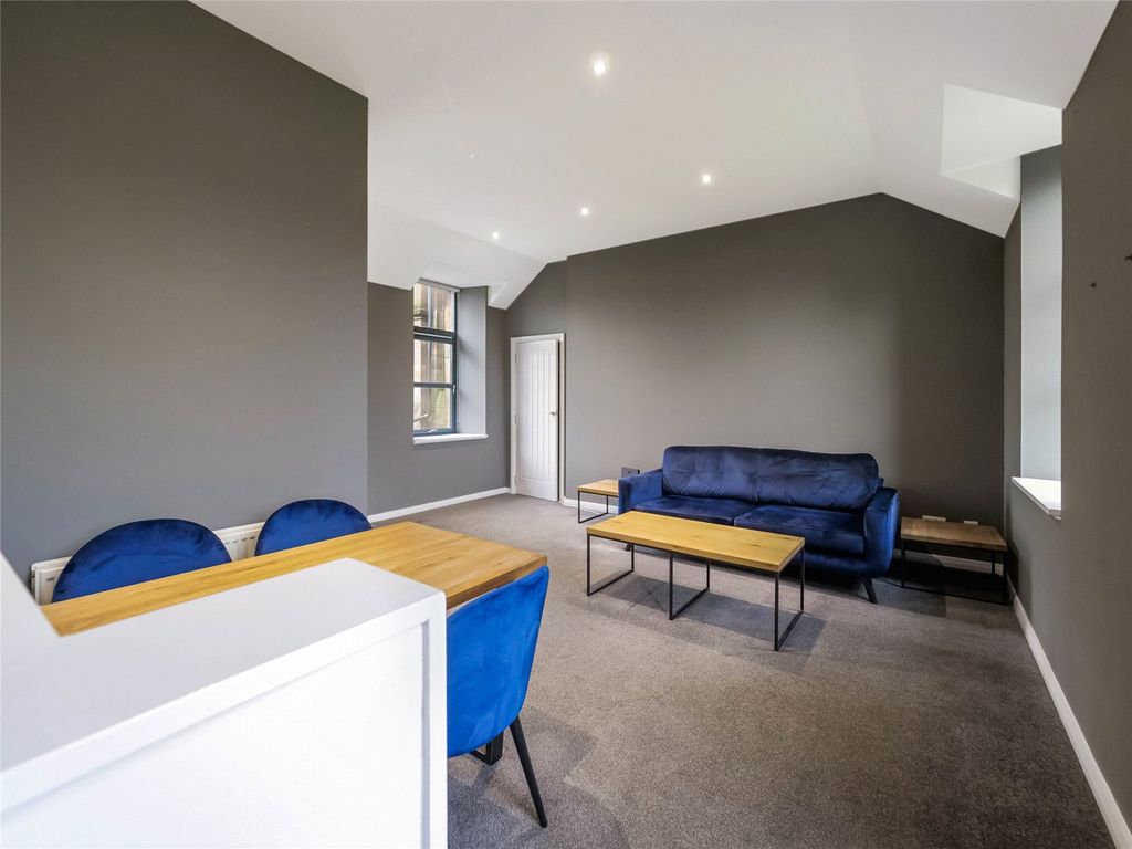 Property photo 3 of 19 Living/Dining Area