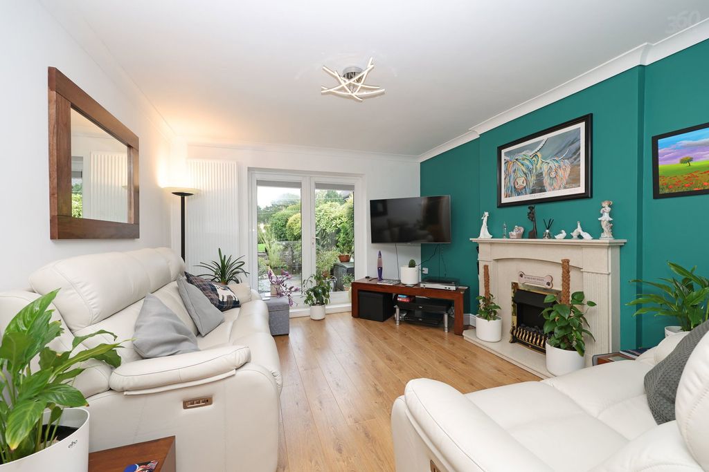 Property photo 3 of 77