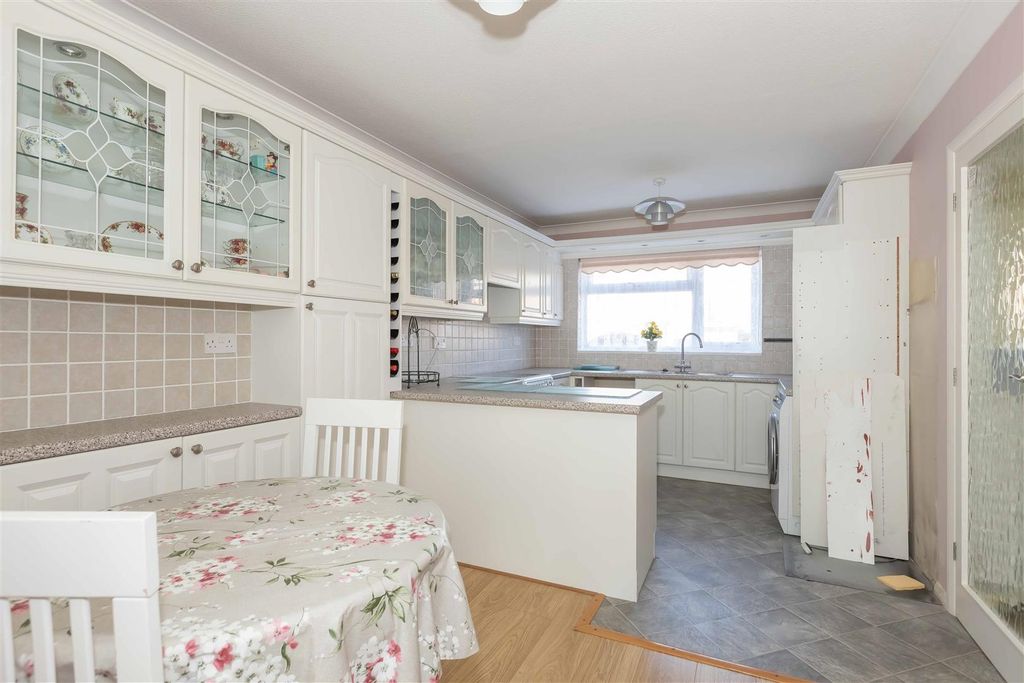 Property photo 3 of 15 Chippers Rd_10.Jpg