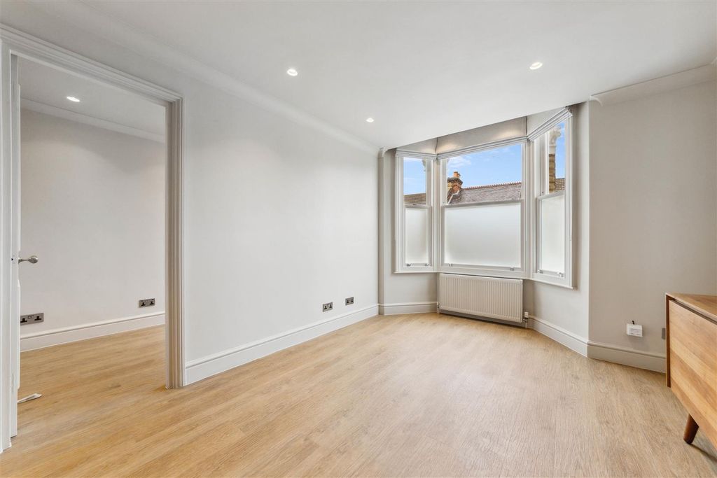 Property photo 3 of 8 10.Jpg