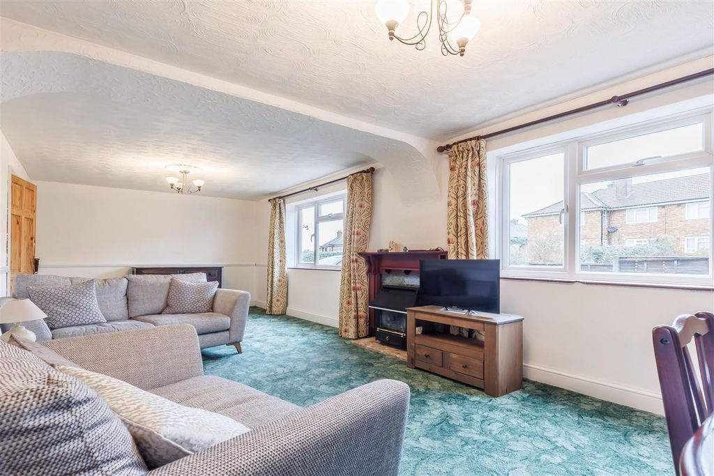 Property photo 2 of 21 13, Beaconfield Ave (8).Jpg