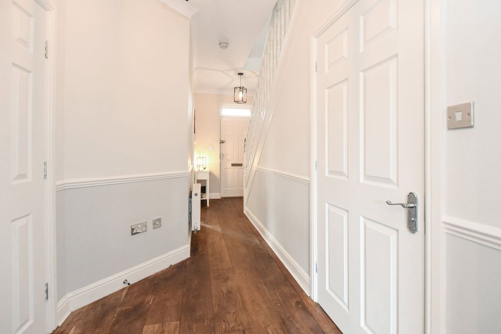 Property photo 3 of 23