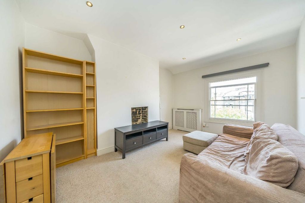 Property photo 2 of 5