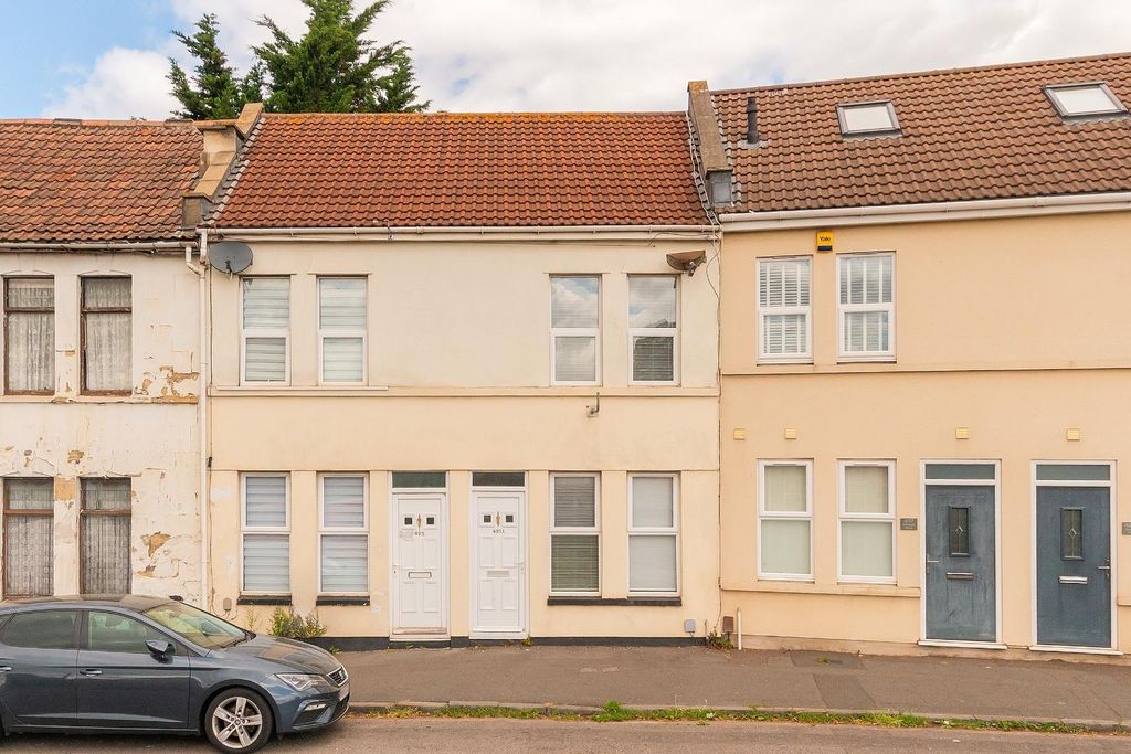 Property photo 2 of 24 4W9R5Awh - External G.Jpg