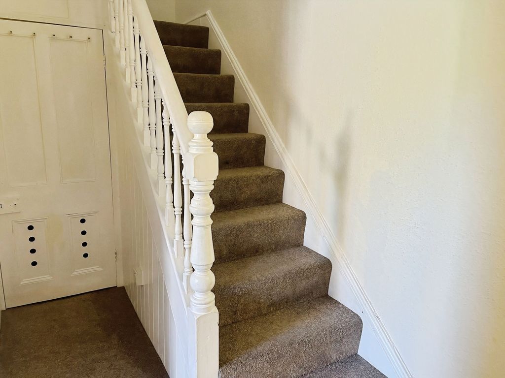Property photo 3 of 12 8204E209-F5566612-3De0-412B-Afaf-A9B0F8Be7F30
