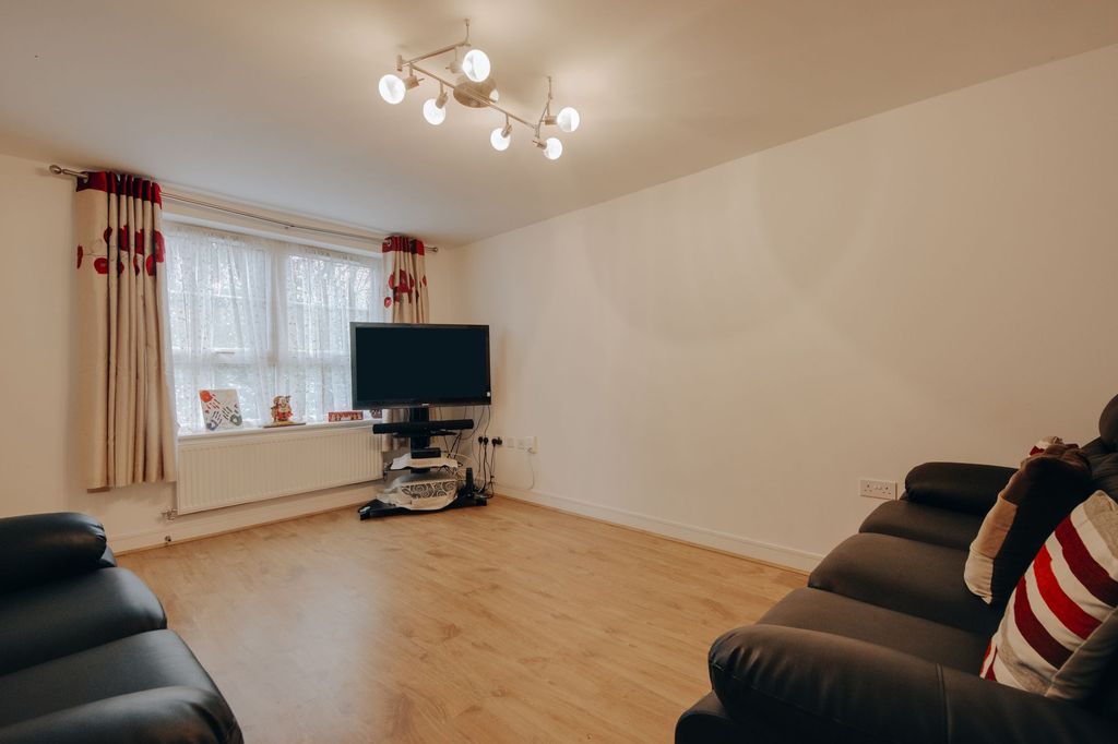 Property photo 3 of 9 Living Room