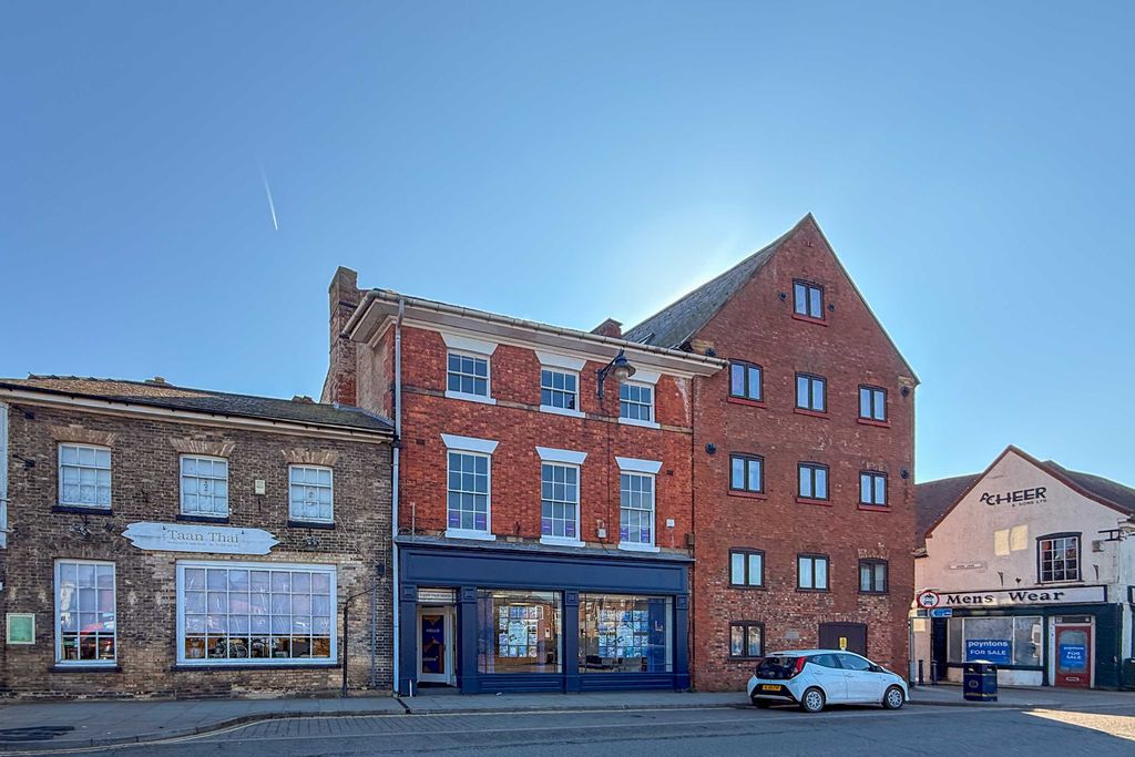 Property photo 1 of 2