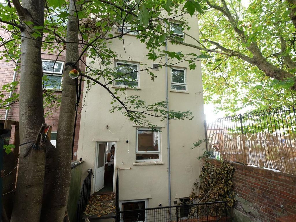 Property photo 1 of 17 Back Graden