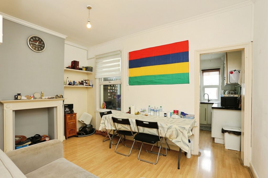 Property photo 3 of 19 Pbox-Img.Jpg