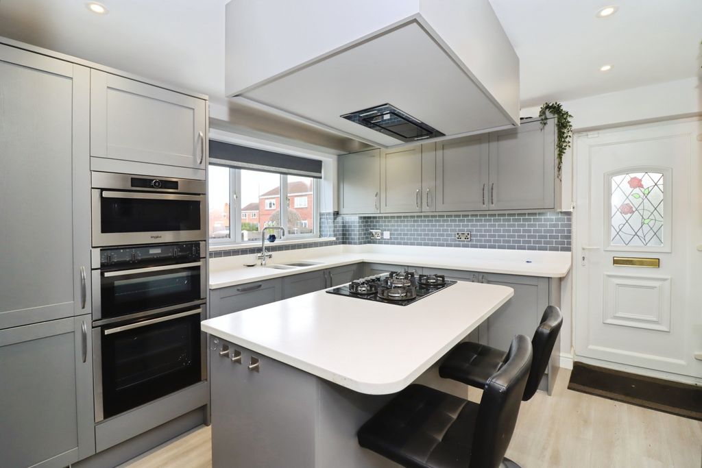 Property photo 3 of 20 Img_4203